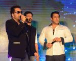 Salman Khan, Mika Singh, Kabir Khan at Bajrangi Bhaijaan promotions in Delhi on 14th July 2015